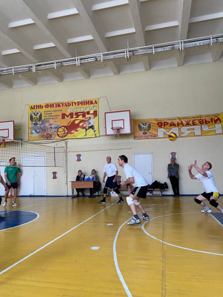 Мужская волейбольная команда КДМЦ приняла участия в Спартакиаде «Здоровье-2022».